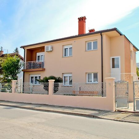 Apartment Kris Póla Kültér fotó